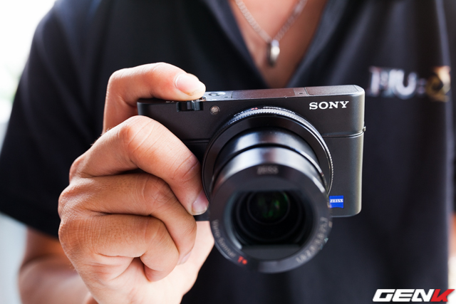 RX100 IV, chiếc máy ảnh compact của Sony sử dụng cảm biến 1 inch.