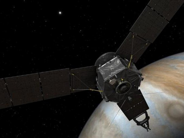  ​Tàu vũ trụ Juno của NASA sẽ bay quanh quanh Sao Mộc trong một năm. (Nguồn: NASA) 