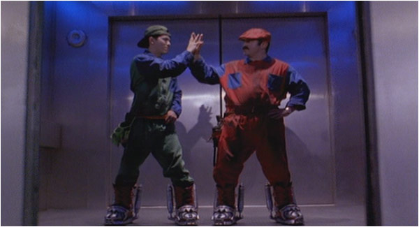 
Một hình ảnh về hai anh em Mario và Luigi trong bộ phim Super Mario Bros năm 1993.
