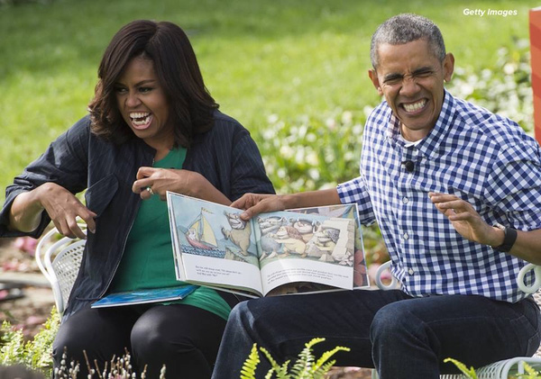  Vợ chồng Tổng thống Obama vừa kể chuyện vừa làm những động tác minh họa vô cùng sinh động. 