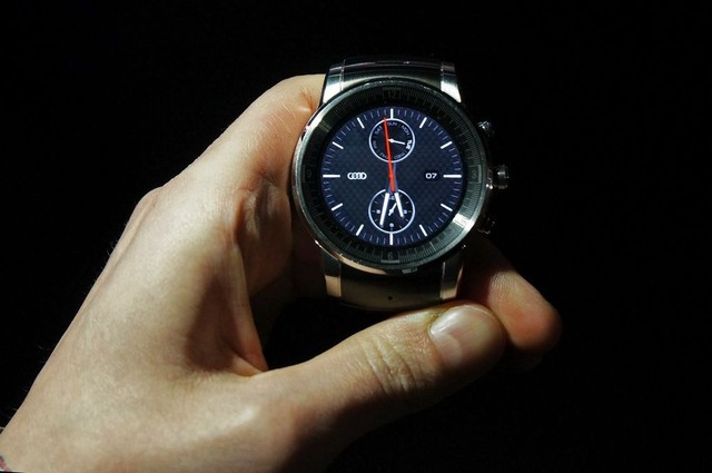  Smartwatch LG chạy webOS tuyệt đẹp. 