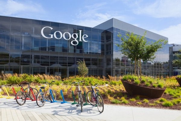 Google là một trong những công ty trả thưởng lớn cho hacker. Ảnh: Android Authority.