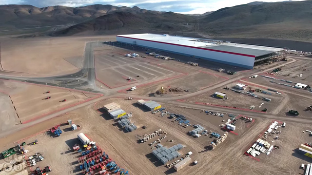 Những hình ảnh về Gigafactory đang được xây dựng tại Nevada.