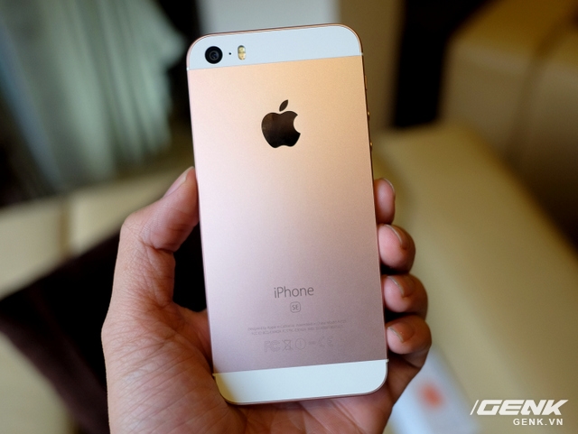 Đây là giá bán của iPhone SE 3 khi về Việt Nam, không còn dưới 10 triệu  đồng nữa?