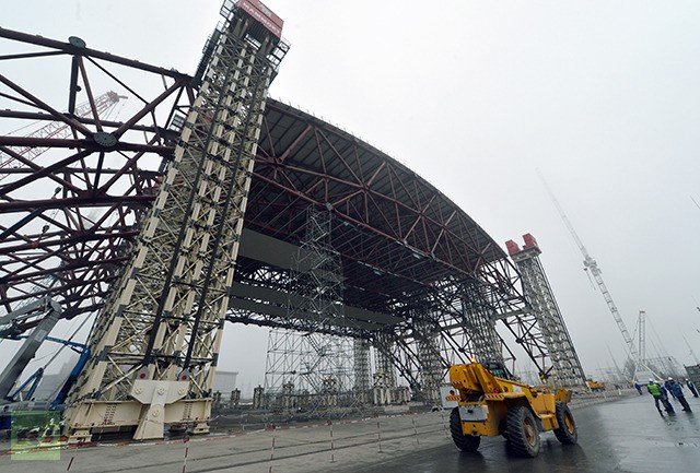  Chi phí cho mái vòm sắt để bịt kín lò phản ứng số 4 lên tới 1,54 tỷ Euro. Ảnh: Ria Novosti 