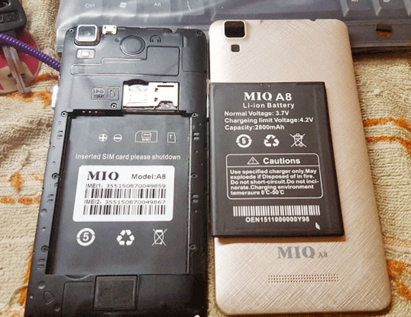  Chiếc điện thoại MIQ A8 giá bèo. 