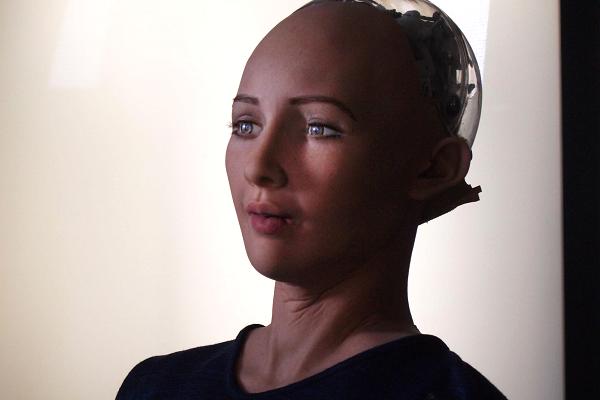 Cận cảnh Sophia, robot giống người và có khả năng giao tiếp ấn tượng.