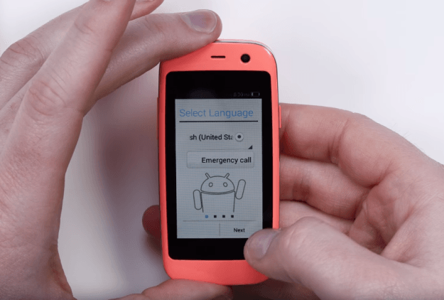  Posh Mobile Micro X S240 - Điện thoại Android nhỏ nhất thế giới 