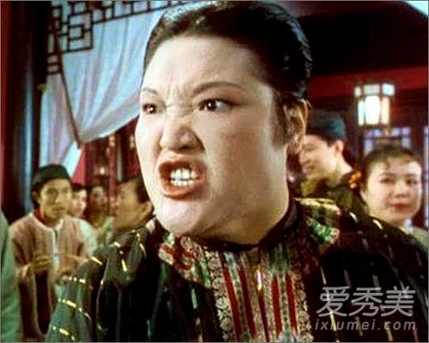 
Lữ Phân trong phim Châu Tinh Trì có vẻ ngoài dữ tợn

