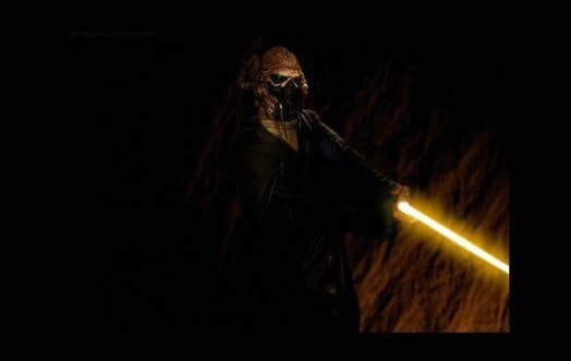 
Một thanh Lightsaber màu vàng sẽ cho thấy rằng đây là một Jedi Sentinel, một Jedi đã mài dũa kĩ năng của mình tới mức hoàn hảo cả về chiến đấu lẫn kinh nghiệm, kiến thức về Thần Lực.
