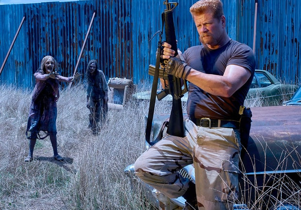 
Với vai Abraham Ford trong The Walking Dead, người ta nhớ tới anh trong dáng vẻ một anh lính mang chất khá... Rambo.
