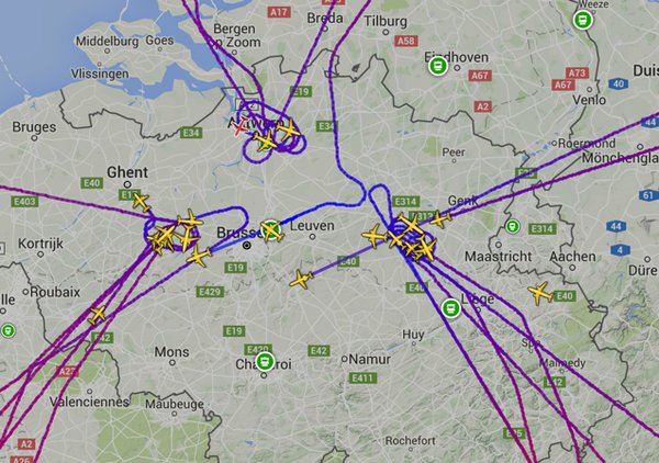  Các máy bay có lộ trình tới sân bay Brussels đều phải chuyển hướng hoặc chờ hạ cánh. 
