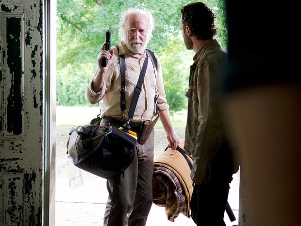 
Và trong The Walking Dead, ông tham gia với vai diễn bác sĩ Hershel Greene, người từng khiến khán giả phải rơi lệ với cái chết thảm thương của mình.

