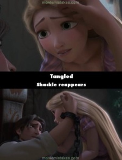 
Tangled (2010) - Dây xích tay của anh chàng này không xuất hiện trong cảnh trước đó.
