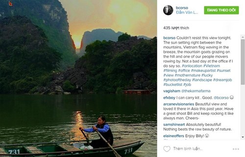 
Ông cũng đã chụp lại cảnh một người phụ nữ Việt Nam chèo thuyền tại đây cùng dngf caption thể hiện sự ngưỡng mộ với vẻ đẹp của nói non ở Việt Nam.
