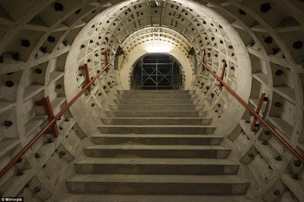  Tổ hợp 1,300 đường hầm nằm sâu 30m dưới lòng đất. 