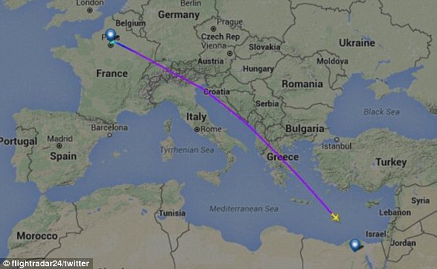 Hành trình bay và địa điểm mất tín hiệu radar của chiếc Airbus A320 thuộc hãng hàng không Egyptair.
