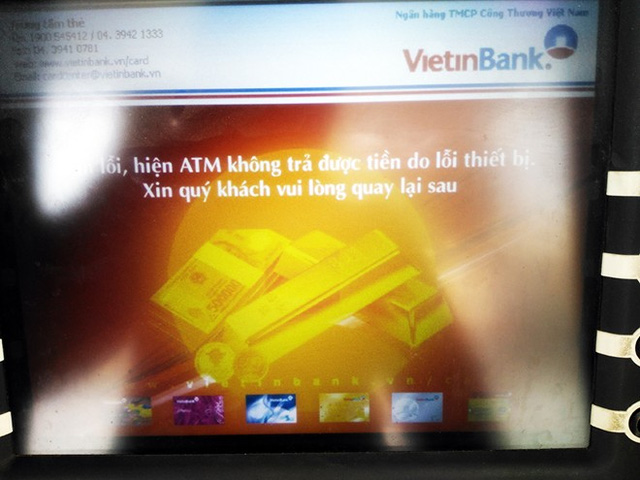 Lỗi thiết bị hiển thị trên màn hình của ATM VietinBank - Ảnh: Minh Tú 