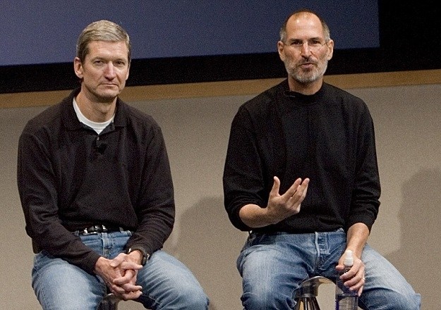  Tim Cook và Steve Jobs 