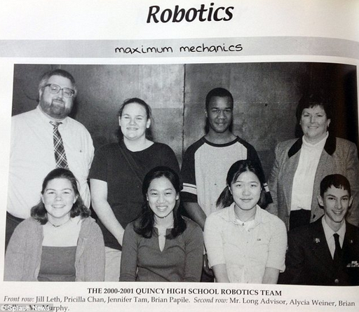 Chan và các bạn trong nhóm Robot của trường Quincy (Nguồn: Dailymail) 
