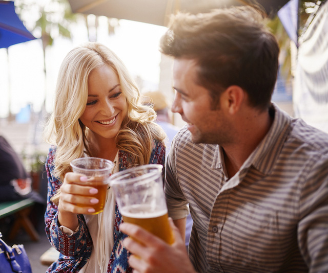  Có vô số nguy cơ về sức khỏe cho những người uống quá nhiều rượu bia, gồm cả bệnh về gan, vận động giảm sút và thậm chí cả suy giảm trí nhớ. 