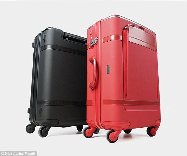  Những chiếc vali có phần vỏ cứng và bộ sạc điện 