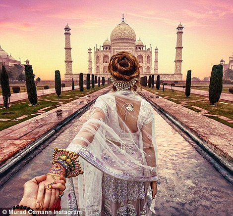 Hai vợ chồng Munrad không quên tới thăm Taj Mahal