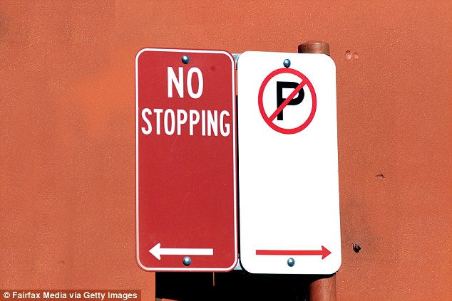 Các biển hiệu cho biết khu vực cấm đỗ xe