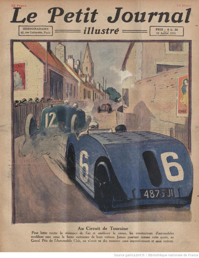  Bức tranh miêu tả một khúc cua tại đường đua ở Touraine, Pháp. Trong tranh, chiếc xe số 6 sở hữu một thiết kế mới lạ được cho là sẽ giúp giảm sức cản của gió và tăng tốc độ cho xe. 