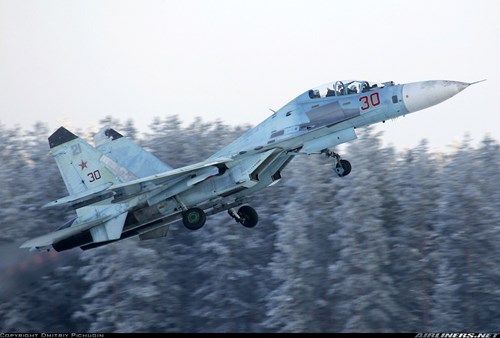  Một chiếc Su-27UB của Không quân Nga. 
