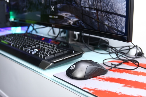 
Chuột chuyên game SteelSeries Rival 700.
