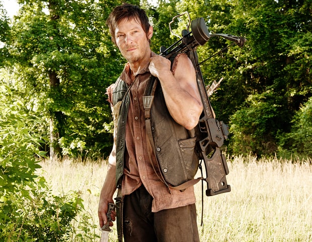 
Và sau đó hóa thân thành Daryl đầy cá tính mà bất kì fan The Walking Dead nào cũng phải yêu quý.

