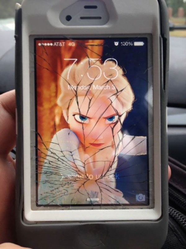 iPhone 11 Pro Max bị vỡ màn hình có sửa được không