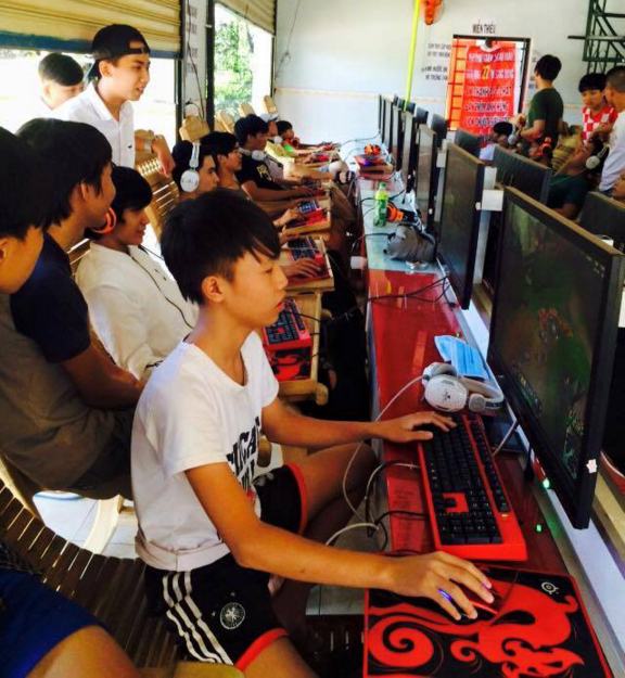 
Sự xuất hiện của game online cấp phép chính là dấu hiệu cho thấy quyền lợi của game thủ Việt đang dần được các NPH quan tâm đến.
