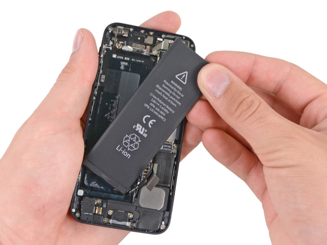 Bạn có biết tự thay pin iPhone 5?