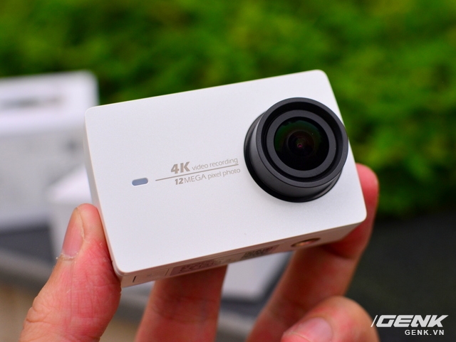  Xiaomi Yi 4K Action Camera 2 có giá bán xách tay tại Việt Nam là 5,6 triệu đồng 