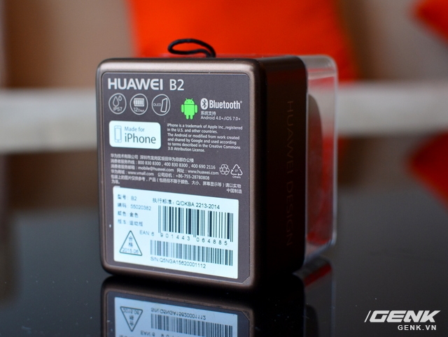  Hộp đựng Huawei TalkBand B2 có in khá đầy đủ thông tin 