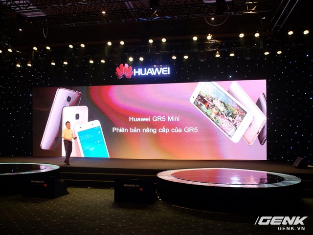  Huawei GR5 Mini cũng được nhà sản xuất Trung Quốc hé lộ tại sự kiện 