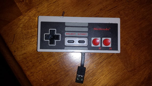 Trước đây, những người tâm huyết với NES đã phải tìm các thủ thuật trên mạng để cấy ghép thiết bị Bluetooth vào tay cầm.