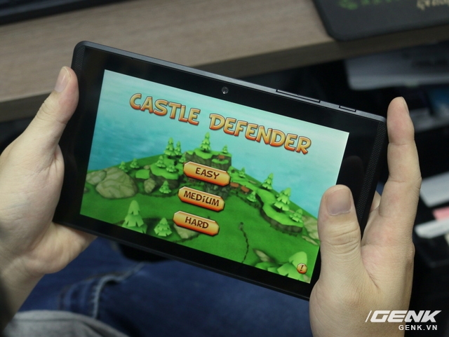  Tựa game Castle Defender trên tablet Tango cho phép người dùng thay đổi góc nhìn linh hoạt 