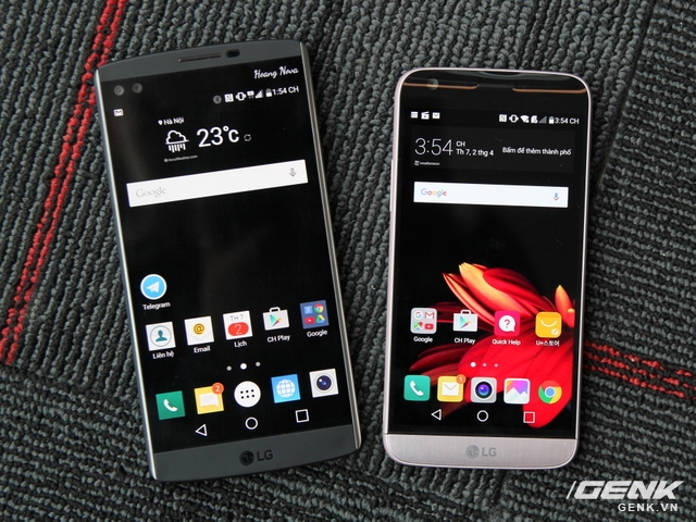
Về cơ bản, LG V10 có kích thước lớn hơn chiếc G5, do sở hữu màn hình lớn hơn, độ phân giải tương đương nhau.
