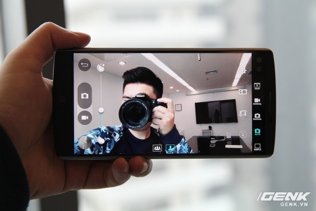 
Camera selfie trên LG V10 cũng chẳng hề kém cạnh, nhưng có cảm tưởng chất lượng không tốt như G5.
