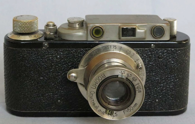 Lại một bản sao khác của Leica, lần này người chôm ý tưởng là LOMO.
