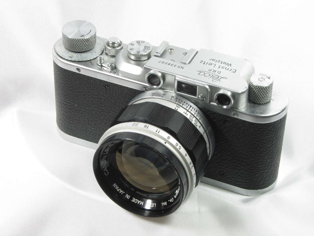 Chiếc Leica II cùng ống kính Canon.
