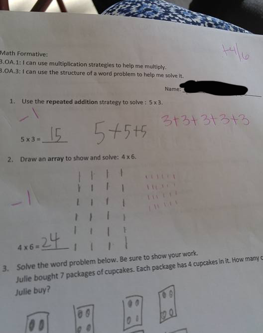  Em học sinh này đã bị trừ điểm với hai phép toán 5x3 và 4x6 