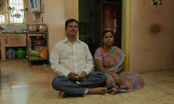 Ông Muruga và vợ Shanti.
