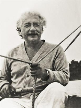  Albert Einstein (1879 - 1955) 