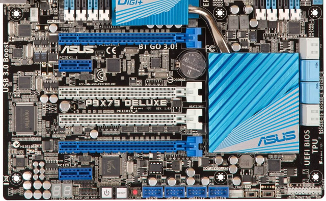
Trên các mainboard ATX, người dùng luôn có 4 cổng PCI-E 16x.
