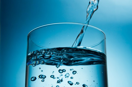 Tránh uống các loại nước có ga, cồn trong những ngày này nhé!