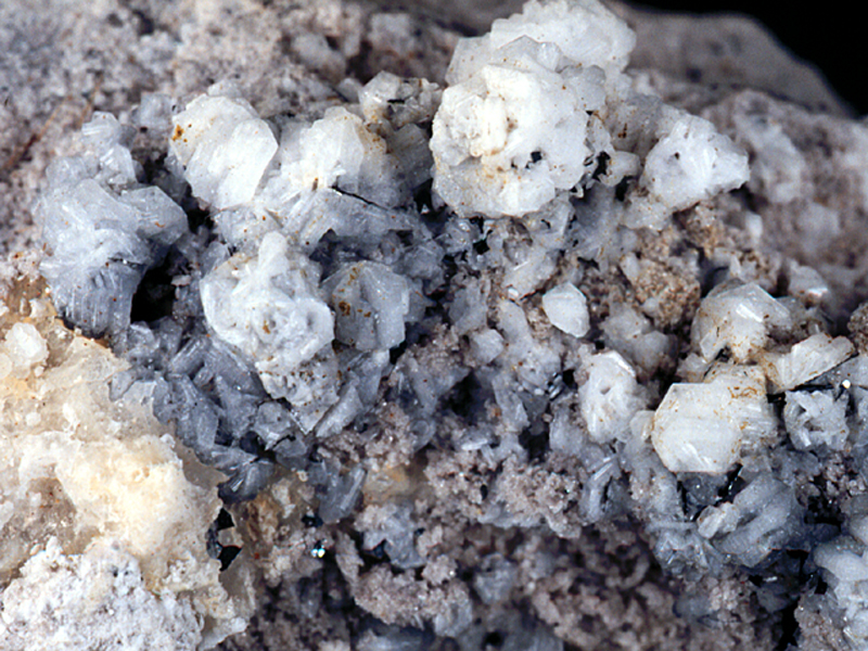  Khoáng chất Tridymite (không phải từ sao Hỏa). 